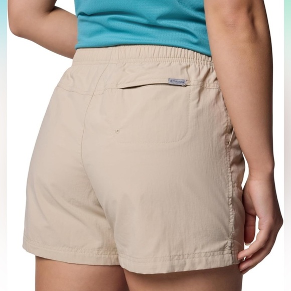 COLUMBIA Tan Shorts Women's Size Medium NWT - Picture 3 of 12